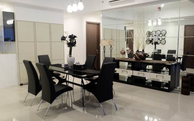 Luxury Spacious St Moritz Presidential Puri