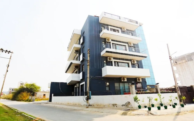 OYO 9382 Hotel Homestay