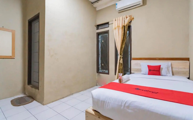 OYO 867 Bettah Coba Homestay