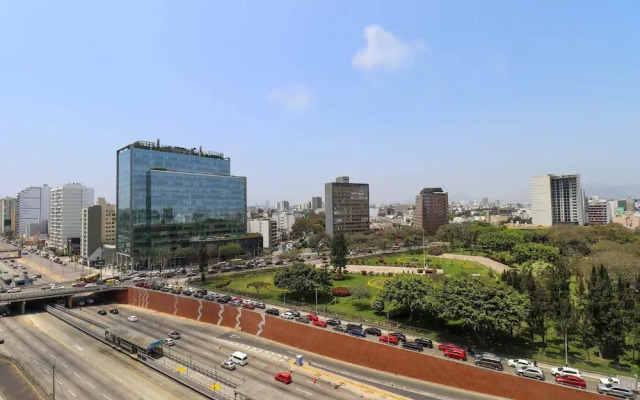 w Comfy 2BR w Park View in Miraflores