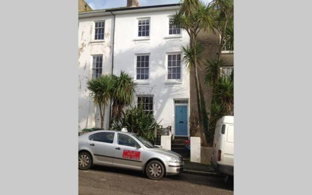 3 Bedroom 2 Bathrooms Apartment in Central Penzance