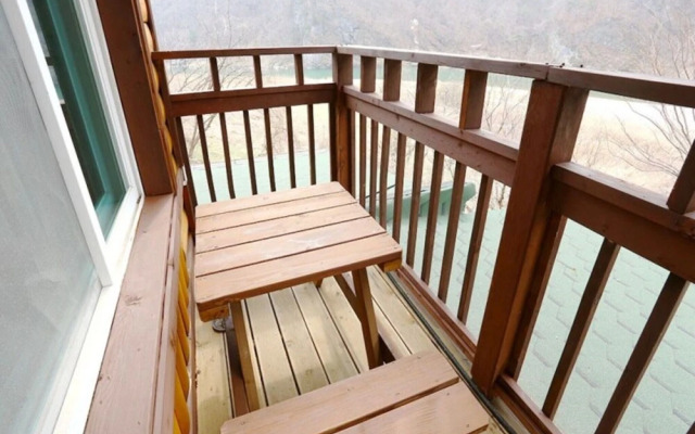Yeongwol Dongkang Hasoel Pension