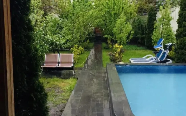 Nice Villa & Pool City Center