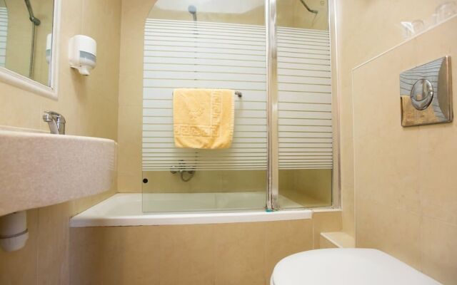 Ginot Yam Hotel