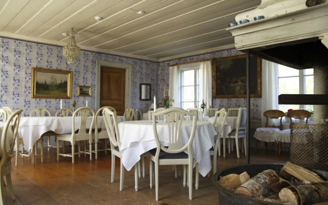 Frägsta Hälsingegård Bed & Breakfast