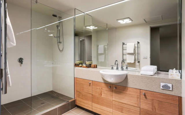 The Old Woolstore Apartment Hotel