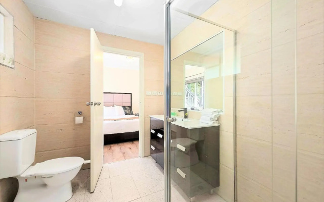 Eltham Gateway Hotel