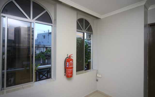 OYO 1027 Hotel London
