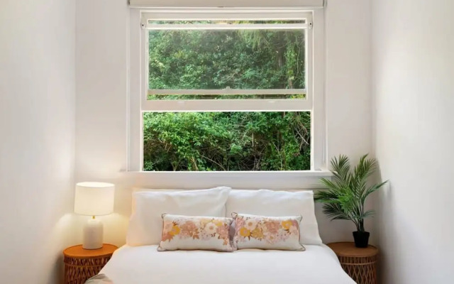 Bondi Breeze Apartment