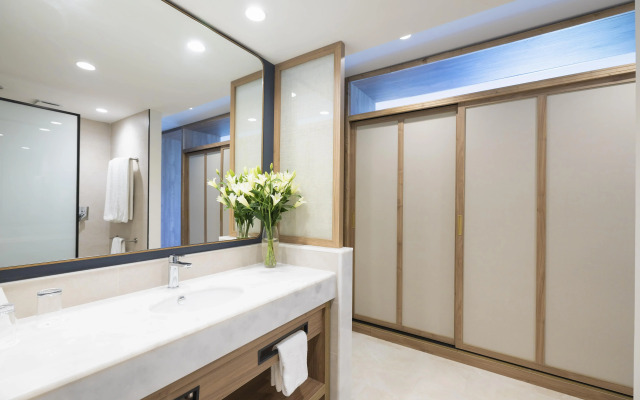 Impressive Playa Granada Golf