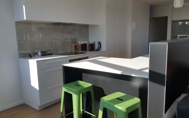 QV City Fringe Executive - 812