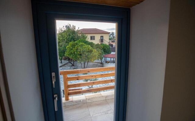 The Courtyard Episkopi Guest House