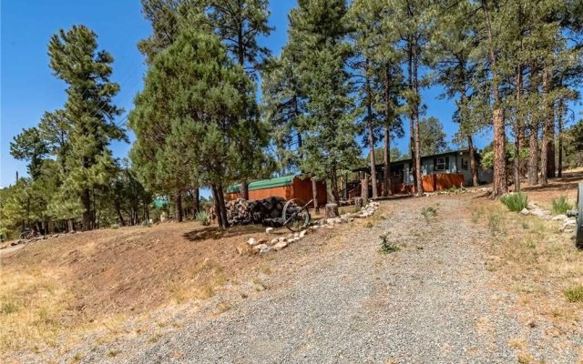 Wild Horse Retreat - Two Bedroom Cabin with Hot Tub