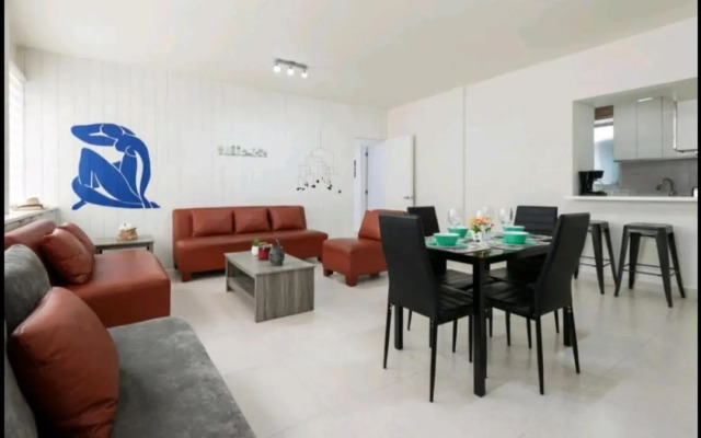Pennsylvania WTC High End 1parking/2BR/2BA