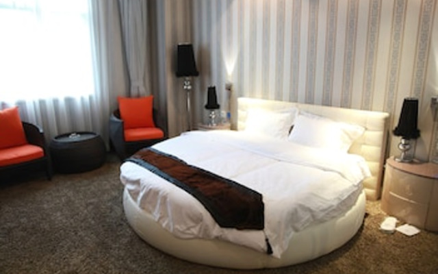 Luoyang Bohemia Hotel