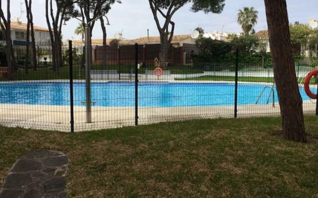 Apartment With one Bedroom in Calahonda , With Shared Pool and Wifi - 100 m From the Beach