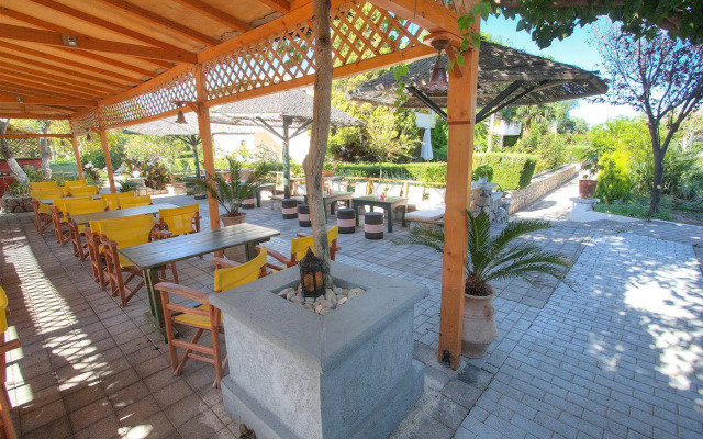 Sunny Garden Apartments