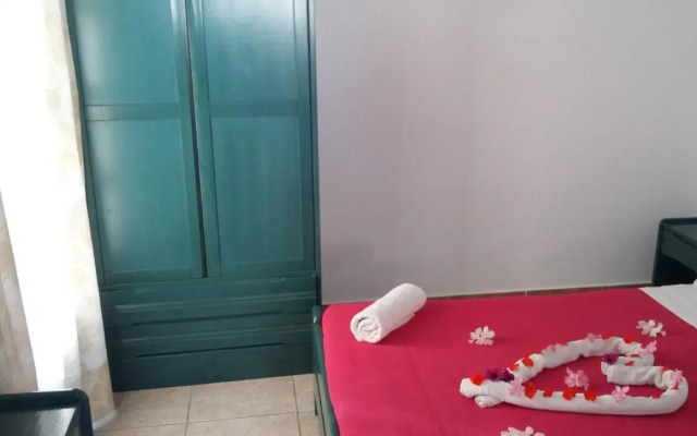 5bedroom villa in perissa beach