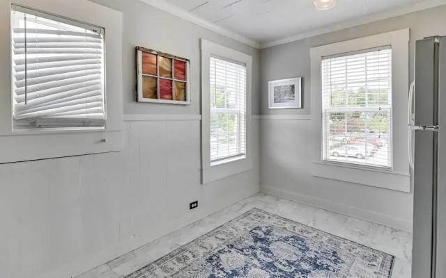 Cozy Starkville Apartment: Walk to Main Street!