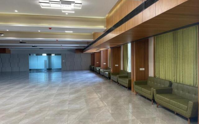 Hotel Maple Tree Inn