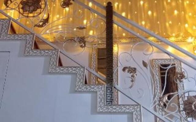 Hotel Guest House GOLDEN DEGREZ