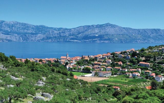 Nice Apartment in Postira With Wifi and 2 Bedrooms