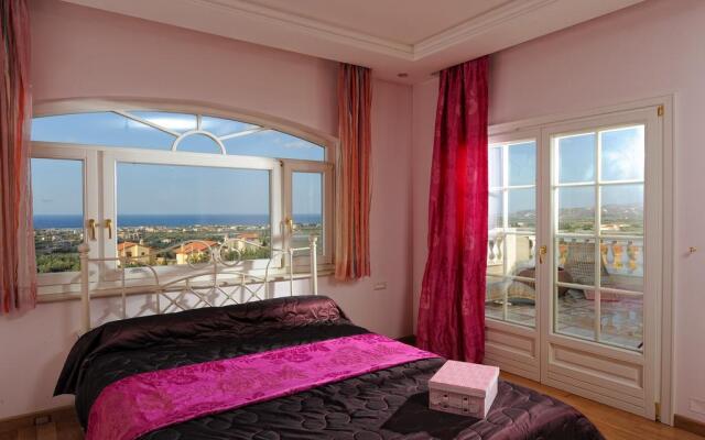 Villa Iris Luxury House