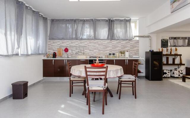 Etna Apartment Titani