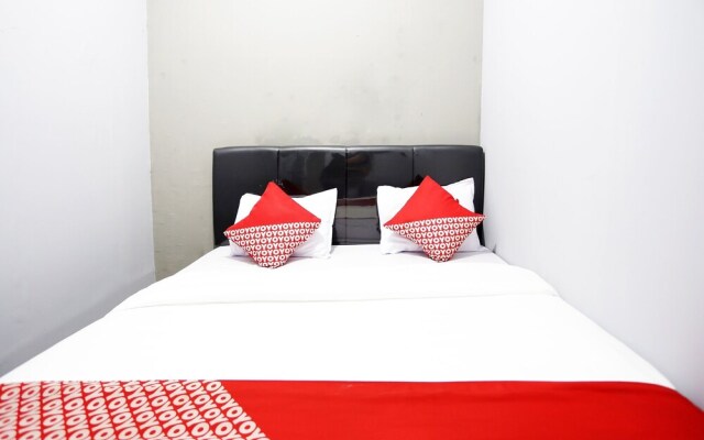 OYO 90848 J&b Rooms Bekasi