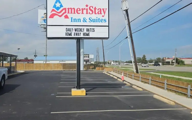AmeriStay Inn &Suites
