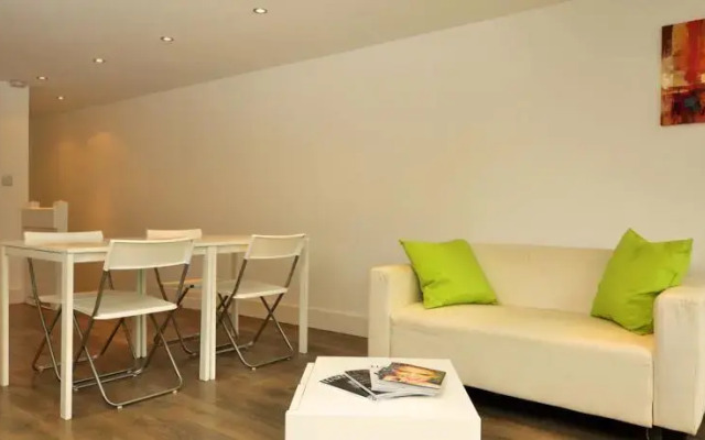 W14 Apartments - Battersea Apartment