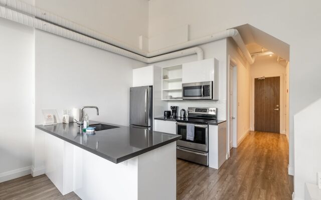 GLOBALSTAY. Dundurn Lofts. Free parking. Gym