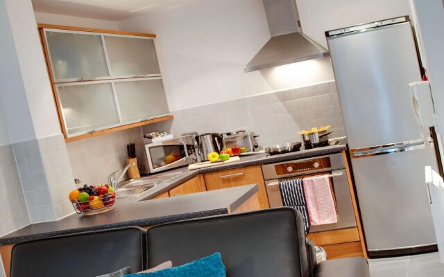 Base Serviced Apartments - Cumberland Apartments