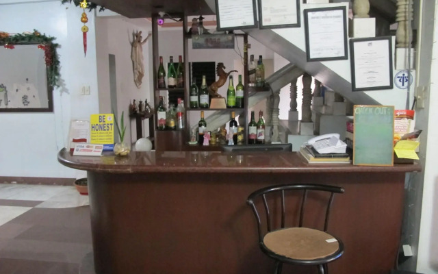 Pere Aristo Guesthouse