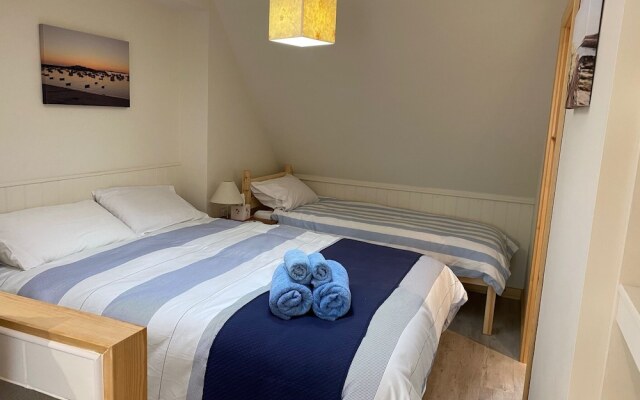 Appletree Court House