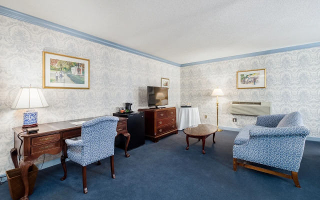 The Farmington Inn & Suites