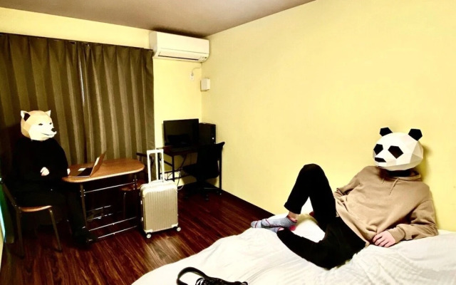 Root2 Coffee & Hostel