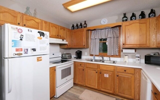 At Last 2 Bedroom Home by RedAwning