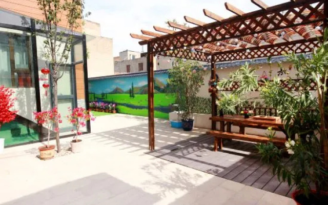 Yining Muzi Family Homestay