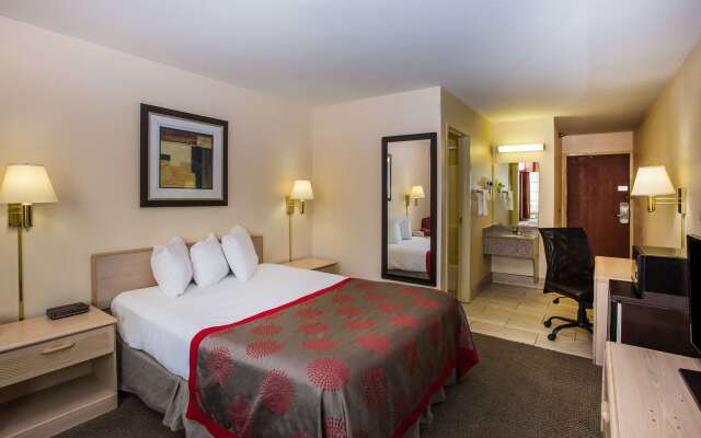 Ramada by Wyndham Sioux Falls