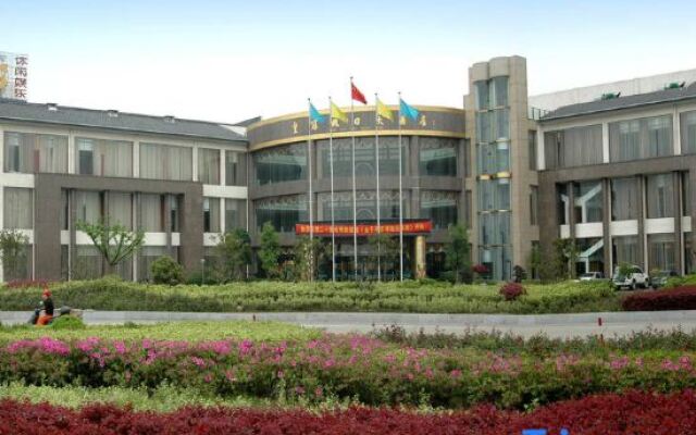 Zhejiang Crown Holidy Hotel