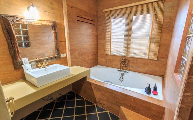 Baanpong Lodge