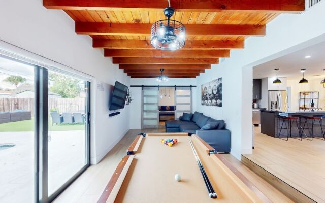 Villa Camila 5BR Luxury Home with Pool