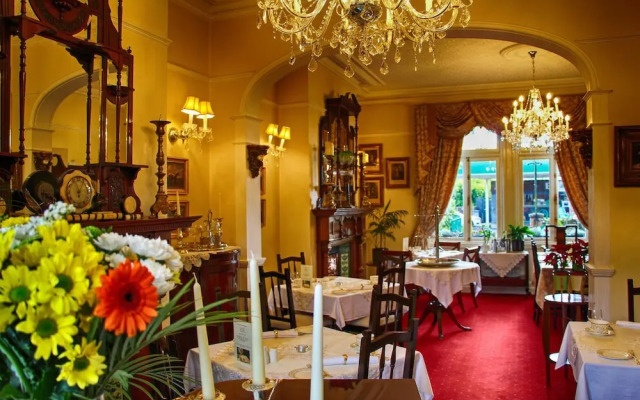 Innisfree House