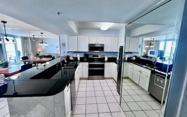 Pelican Beach 0404 1 Bedroom Condo by Pelican Beach Management