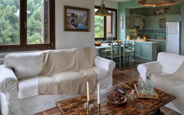 Centaur Suites & Maisonettes