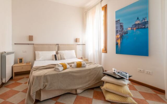 Close to Venice Apartment
