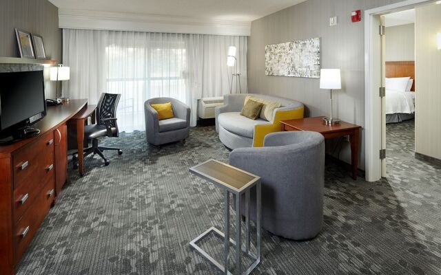 Courtyard by Marriott Akron Stow