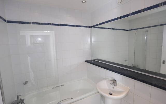 Beautiful 2 beds Woolwich Central Apt