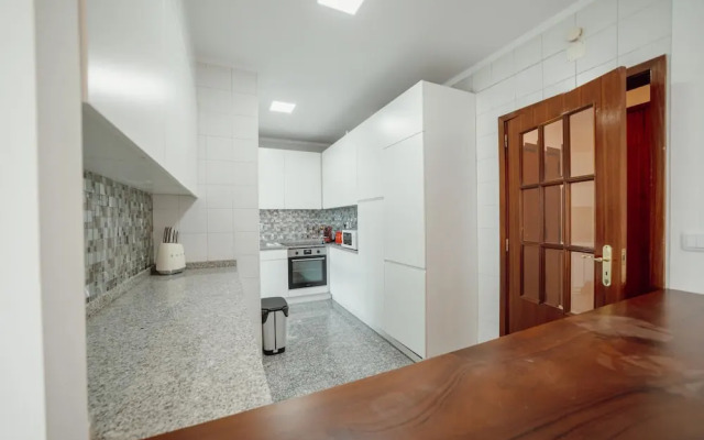 City Center Grand SEA View Terrace by Vacationy